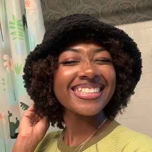 Meet your Posher, Semira